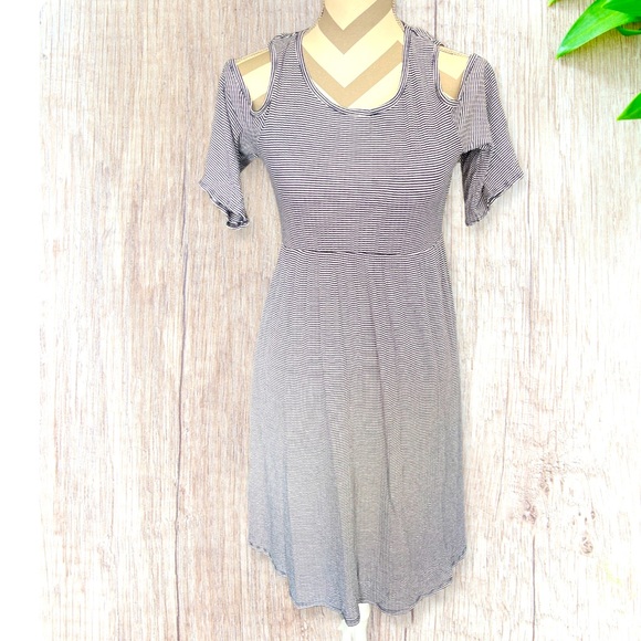 ✅Gorgeous Blue & White Striped Dress - Picture 2 of 9